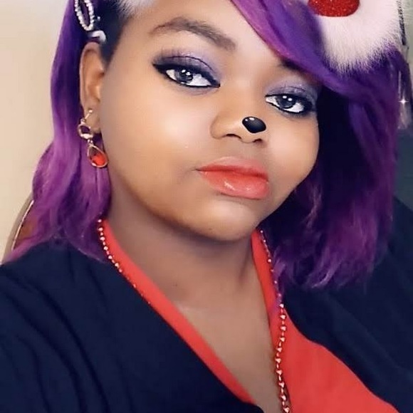 Meet your Posher, Brandy - Picture 1 of 1